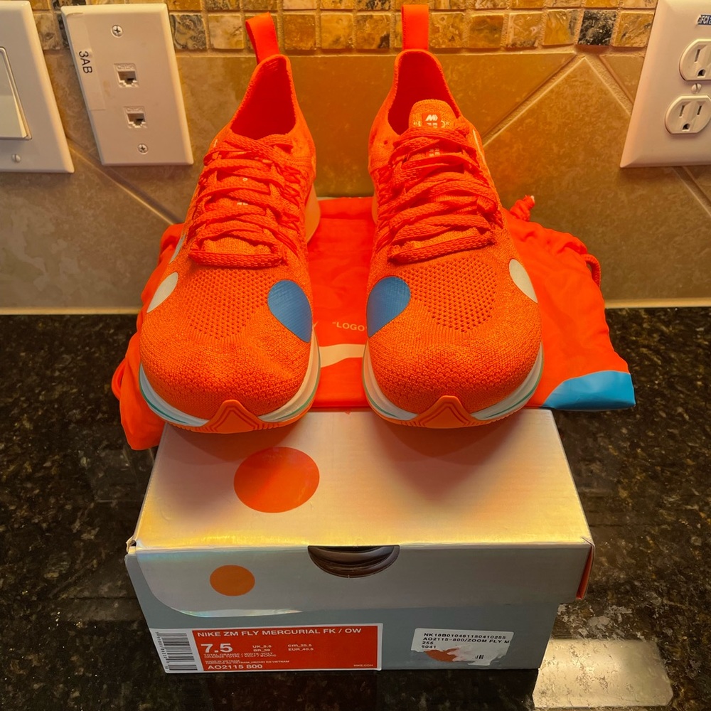 SOLD! Men Authentic Nike x OFF-WHITE Nike Zoom Fly Mercurial Flyknit